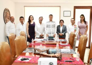 Se reúne Rutilio Escandón con el director general de Carreteras de la SICT, Salvador Fernández