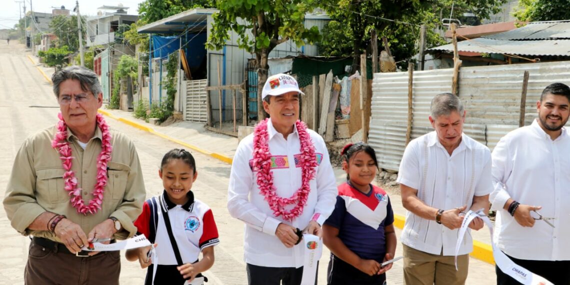 Inaugura Rutilio Escandón pavimentación de calles en Nueva Jerusalén y Jardines del Norte