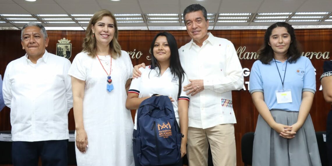 Rutilio Escandón reconoce y felicita a ganadores de Campeonato Estatal de Matemáticas Aplicadas