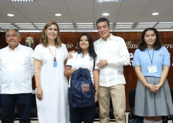Rutilio Escandón reconoce y felicita a ganadores de Campeonato Estatal de Matemáticas Aplicadas