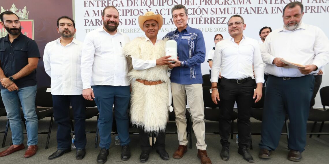 Rutilio Escandón activa simultáneamente Internet para Todas y Todos en parques de Tuxtla Gutiérrez