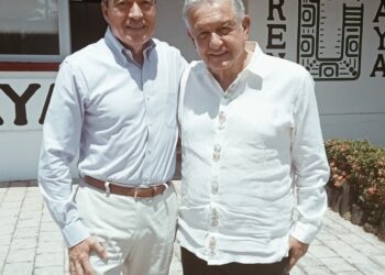 En Palenque, Rutilio Escandón acompaña al presidente AMLO en reunión de evaluación del Tren Maya