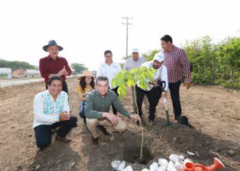 Encabeza Rutilio Escandón reforestación del “Corredor La Primavera” en 19 km de la Carretera Panamericana