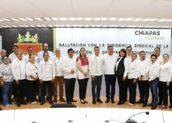 Rutilio Escandón encabeza salutación a la dirigencia de la Sección 40 del SNTE