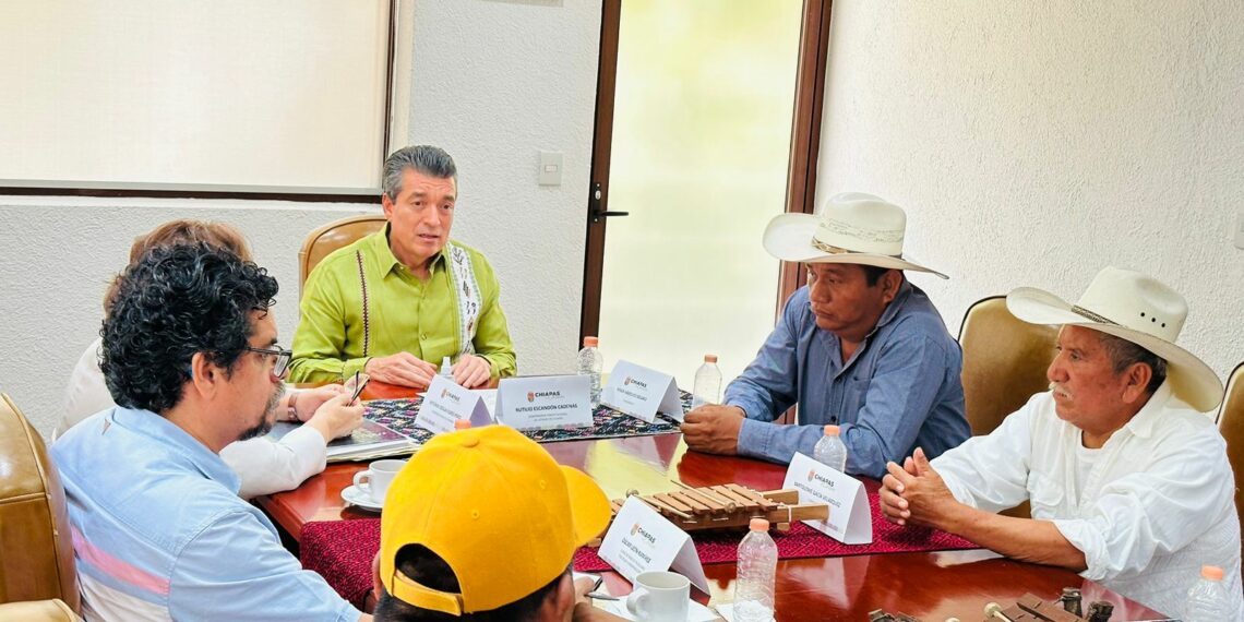 Se reúne Rutilio Escandón con representantes de la OCEZ-Casa del Pueblo de Venustiano Carranza