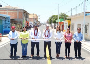 Rutilio Escandón inaugura calle principal de Revolución Mexicana, en Villa Corzo
