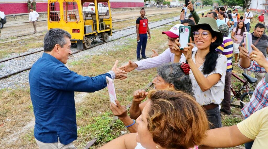 Rutilio Escandón acompaña al presidente AMLO en sobrevuelo y supervisión de obras en Chiapas