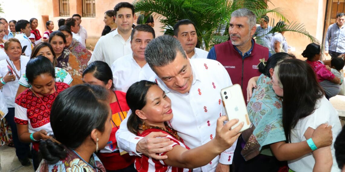 Rutilio Escandón y Alejandra Frausto inauguran Capacitaciones Original 2023 para la comunidad artesana del sureste