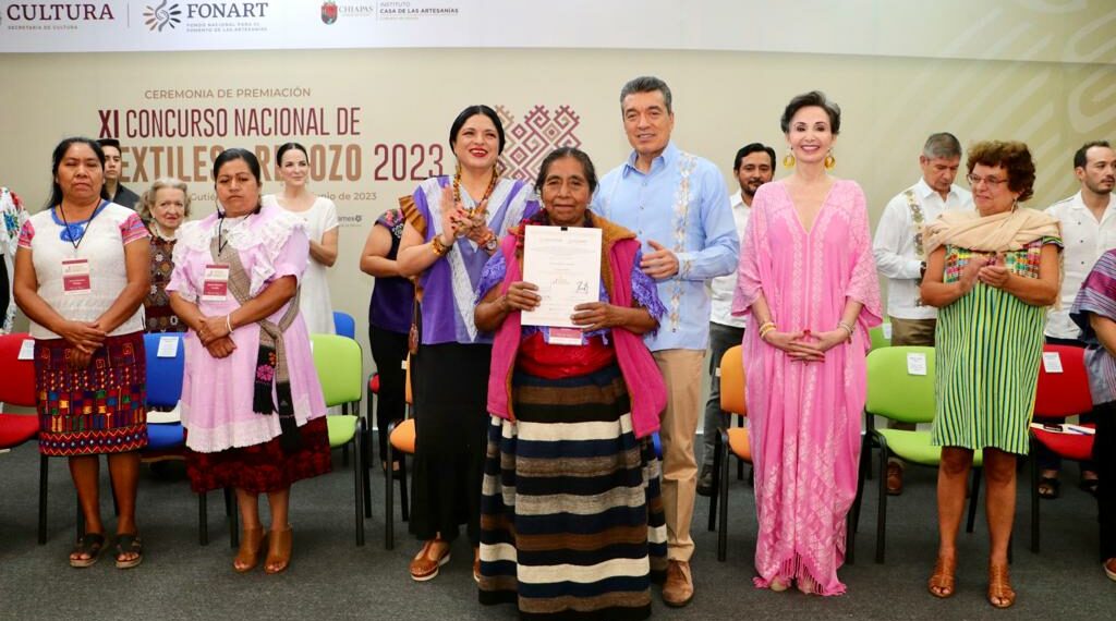 Encabezan Rutilio Escandón y Alejandra Frausto Premiación del XI Concurso Nacional de Textiles y Rebozo 2023