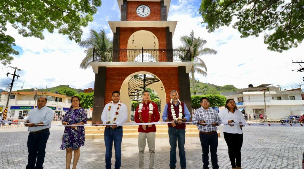 En Bochil, Rutilio Escandón inaugura rehabilitación integral del Parque Público del Barrio Centro