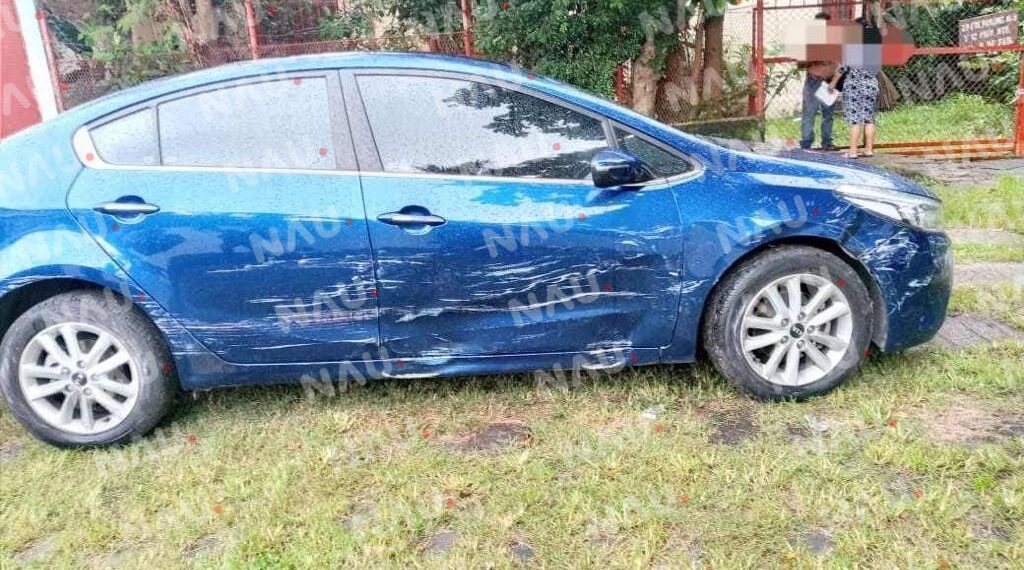 Se dio a la fuga tras chocar contra un taxi en el mercado San Juan