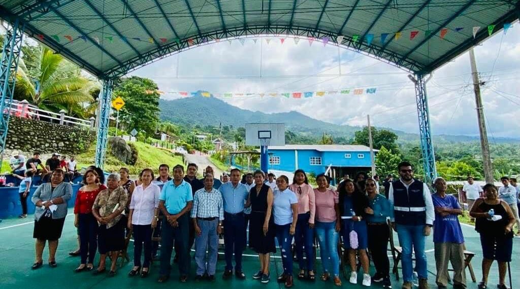 Alcalde municipal, beneficia al ejido Trinidad con tres obas de calidad.