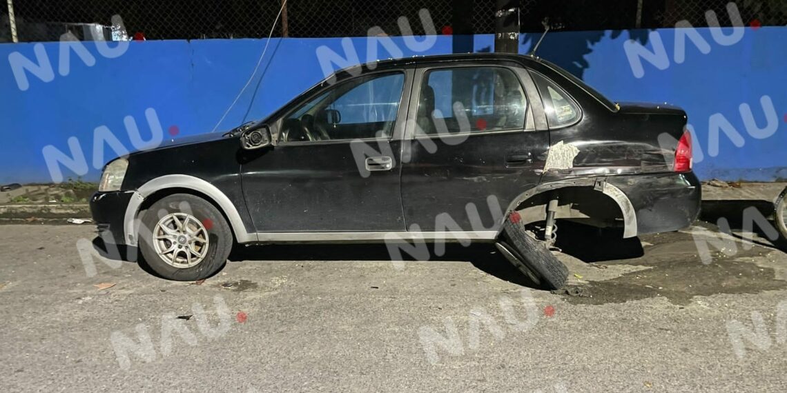 Chocó contra carro estacionado