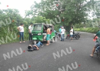 Dos lesionados deja choque de una motocicleta y una moto de pasaje