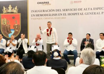 Inaugura Rutilio Escandón área de alta especialidad en hemodiálisis en el Hospital General de Palenque
