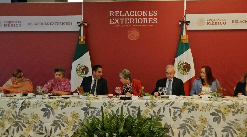 Eduardo Ramírez se reúne con Alicia Bárcena