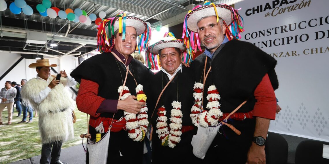 Inaugura Rutilio Escandón construcción del Mercado Público de Larráinzar