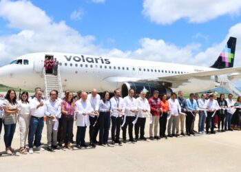 Inaugura Rutilio Escandón nueva ruta aérea de Volaris: Tuxtla Gutiérrez-León, Guanajuato