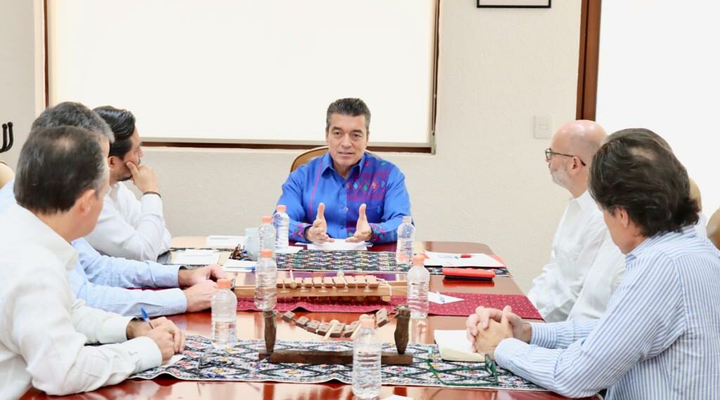 Rutilio Escandón se reúne con el director del Banco Santander México