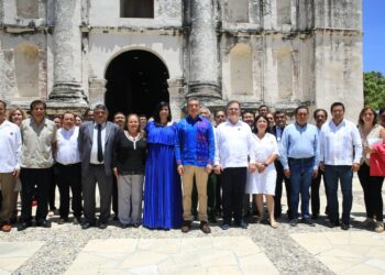 Participa Rutilio Escandón en la conmemoración del Día de la Abogada y el Abogado
