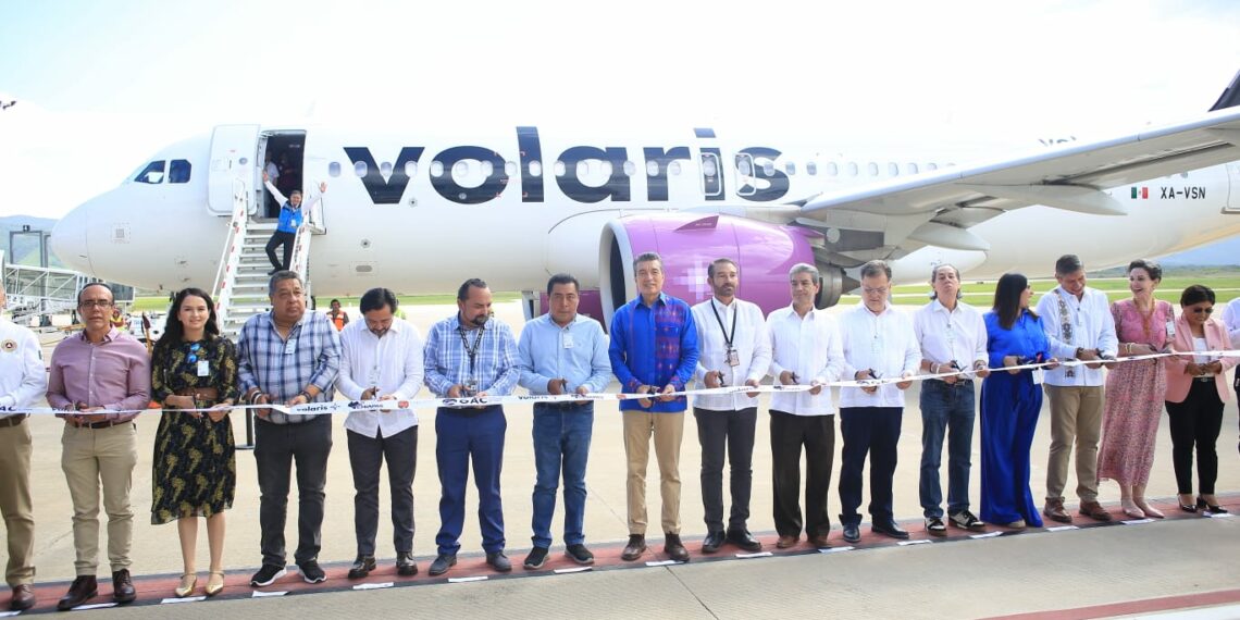 Encabeza Rutilio Escandón inicio de operaciones del vuelo Tuxtla Gutiérrez-Mexicali