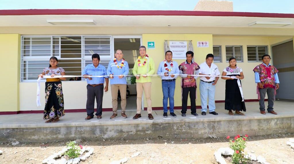 Rutilio Escandón inaugura infraestructura en la Telesecundaria no. 1057 de Chiapa de Corzo