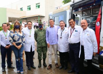 Rutilio Escandón atestigua Firma de Convenio para prestación de Servicios de Cardiología Intervencionista Hemodinamia