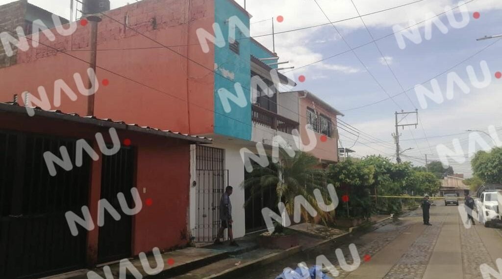 Muere hondureño al recibir una descarga eléctrica y cayó de una segunda planta