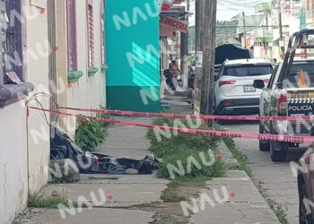 Muere indigente en la vía pública