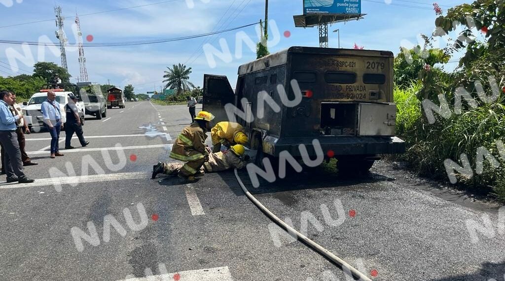 Se incendia camión de cometra