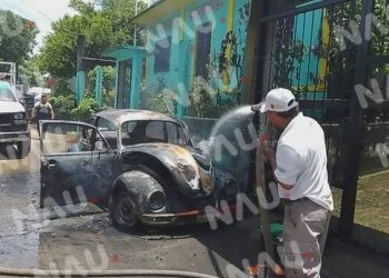Se incendia un vehículo en la ranchería cruz de oro