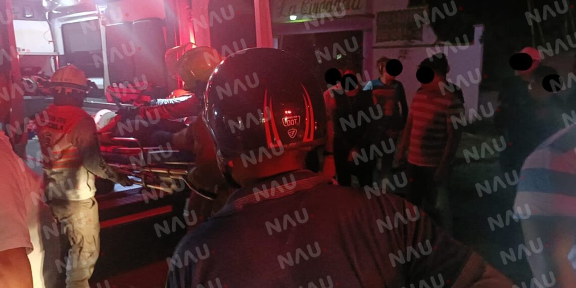 Vuelca vehiculo chevy con placas del estado de Chiapas en el libramiento Sur Oriente