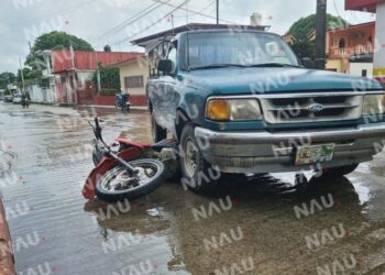 Un lesionado deja choque de Motocicleta y camioneta