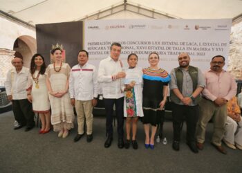 En Chiapa de Corzo, Rutilio Escandón encabeza premiación de concursos estatales de piezas artesanales