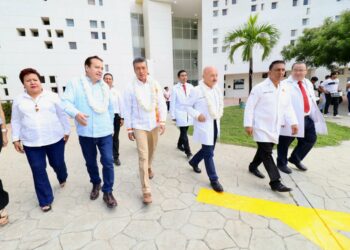Inaugura Rutilio Escandón área de especialidad en hemodiálisis del Hospital General Bicentenario de Villaflores