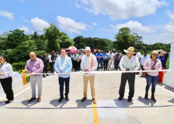 En Villaflores, Rutilio Escandón inaugura construcción de obras de infraestructura vial