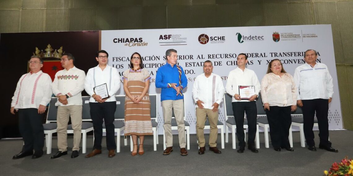 Participa Rutilio Escandón en la XII Convención Hacendaria del Estado