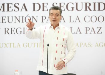 Aeronaves oficiales están para atender y cuidar al pueblo chiapaneco, destaca Rutilio Escandón