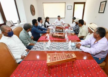 Rutilio Escandón se reúne con integrantes de la Alianza San Bartolomé de los Llanos de Venustiano Carranza