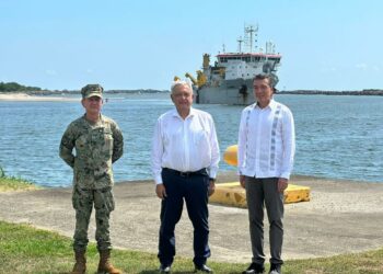 Rutilio Escandón acompaña al presidente AMLO en reunión sobre Tren Transístmico, vías del Tren Chiapas y el proyecto del Parque Agroindustrial