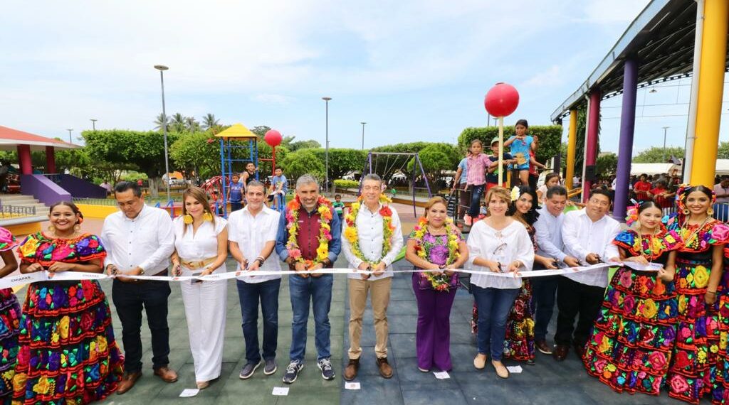 En Suchiate, Rutilio Escandón inauguró la rehabilitación del parque público de La Libertad