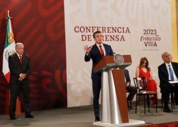 En conferencia matutina, Rutilio Escandón reconoce a AMLO por los grandes beneficios del Tren Maya