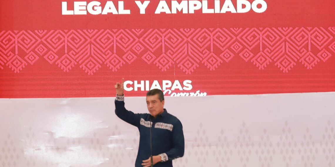 Reducción de la pobreza en Chiapas, resultado del trabajo conjunto con el presidente AMLO: Rutilio Escandón