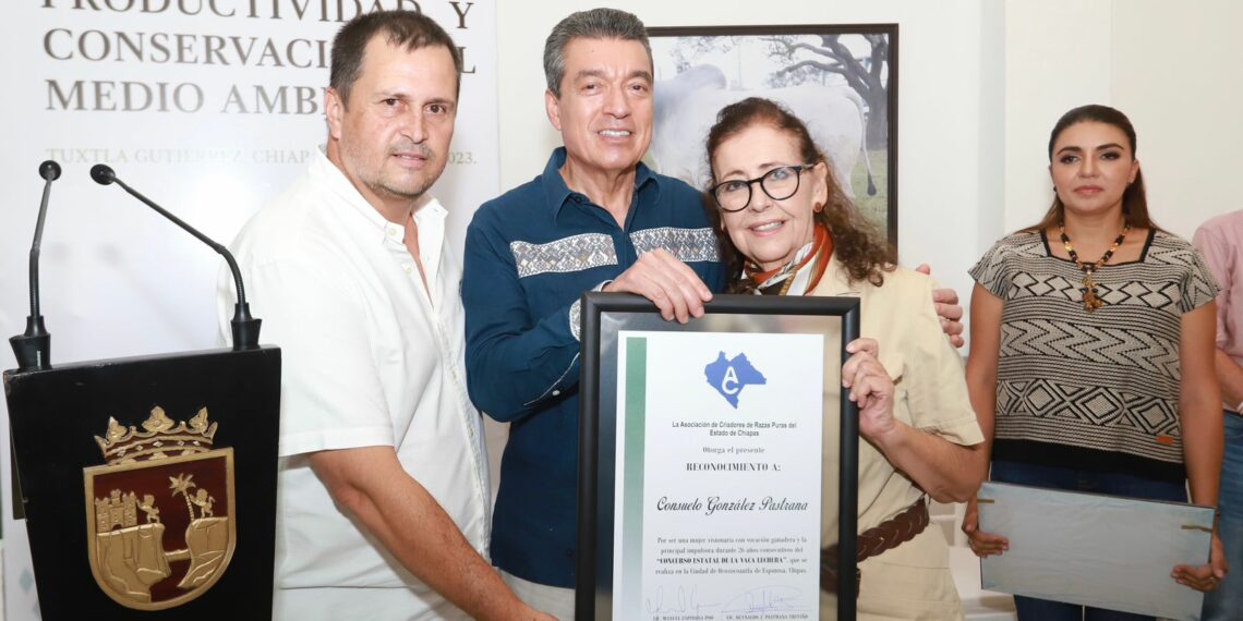 Atestigua Rutilio Escandón presentación del Sello Ganadero ECOGAN Chiapas