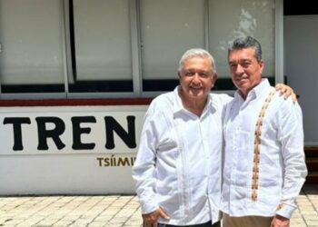 Rutilio Escandón acompaña al presidente AMLO en la Reunión de Supervisión del Tren Maya Tramo 1