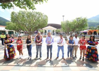 Rutilio Escandón beneficia a habitantes de Chicoasén con la inauguración del Parque Central