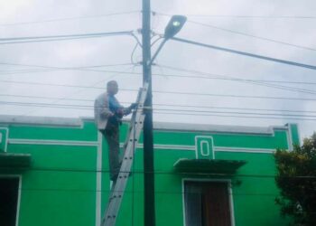 Servicios Públicos Municipal, atiende mantenimiento de Iluminarias en Santo Domingo