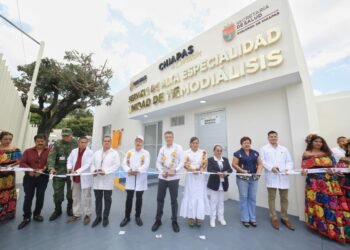 Con Unidad de Hemodiálisis, Rutilio Escandón fortalece atención médica en Arriaga
