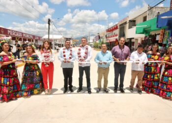 Rutilio Escandón inauguró Avenida Francisco Sarabia y entregó 60 escrituras públicas en Mapastepec