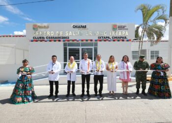 En Ixtapa, Rutilio Escandón fortalece infraestructura de salud, vial y deportiva